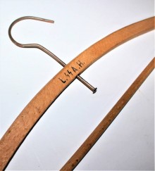 APPENDI ABITI IN LEGNO W.SS