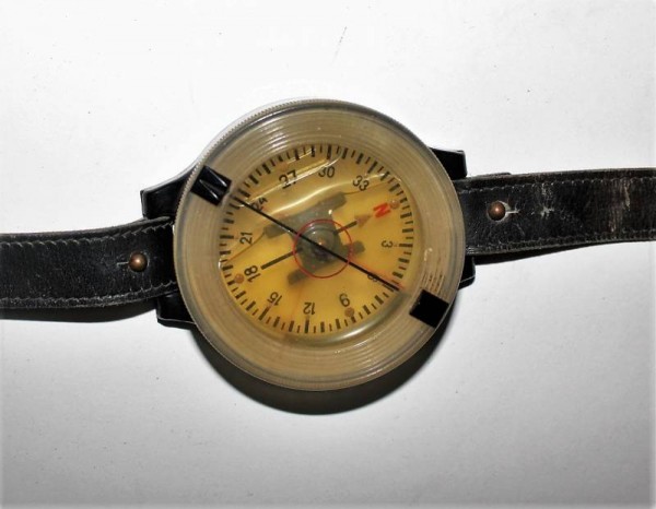 AK39 PILOT LUTFWAFFE WRIST COMPAS