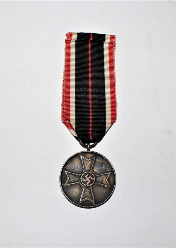 WAR MERIT MEDAL