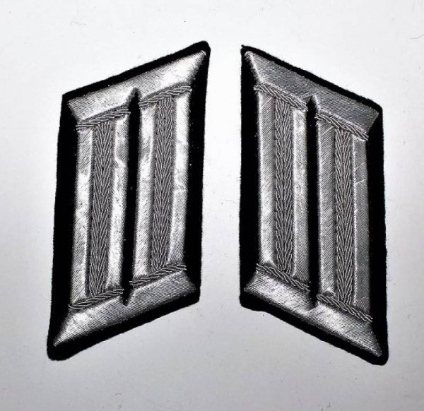 OFFICER�S WH COLLAR TABS