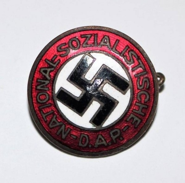 POLITIC BADGE N.S.D.A.P.