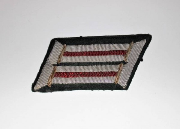 SINGOL COLLAR TABS FOR OFFICER�S WH ARTILLERY