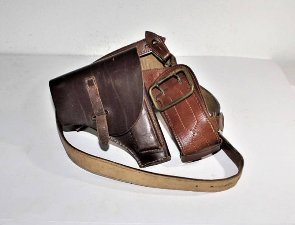 BELT AND HOLSTER FOR ITALIAN OFFICER