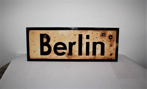 CARTELLO STRADALE BERLINO