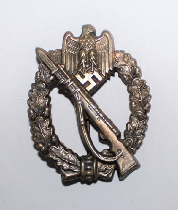 DISTINTIVO ASSALTATORE FANTERIA