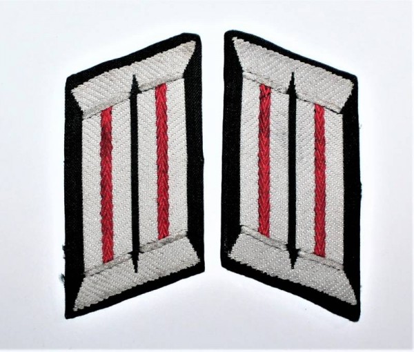 OFFICER�S COLLAR TABS WH ARTILLERY