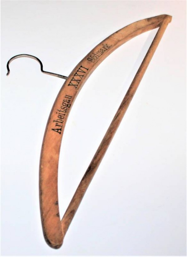 APPENDI ABITI IN LEGNO 