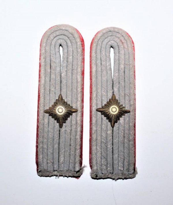 OFFICER�S SHOULDERBOARDS WH ARTILLERY