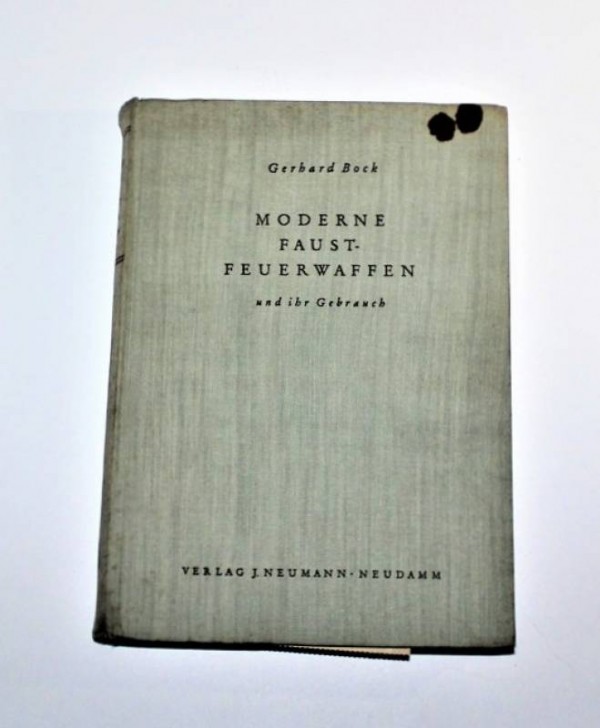 LIBRO SULLE ARMI PORTABILI DEL 1941