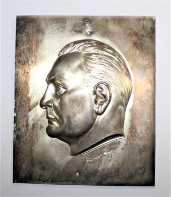 SQUARE IN PRINTED SHEET HERMANN GORING