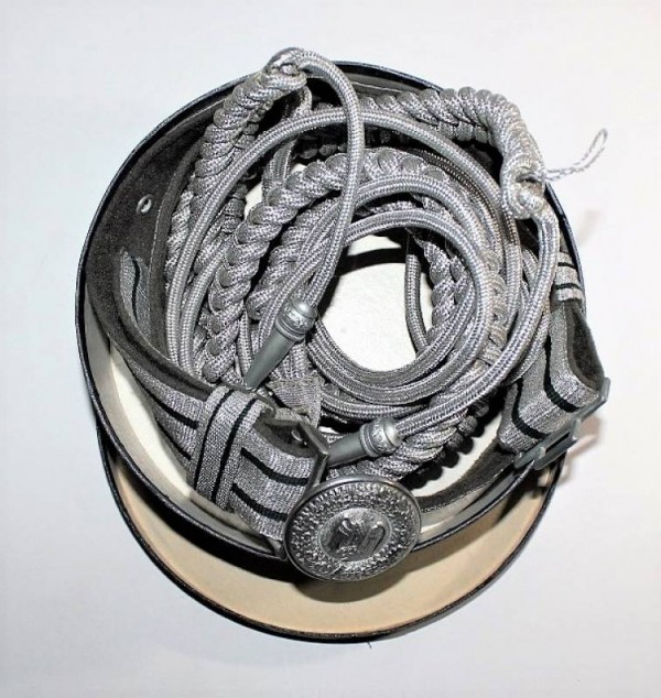 SET  AIGUILLETTE AND OFFICER�S PARADE BELT