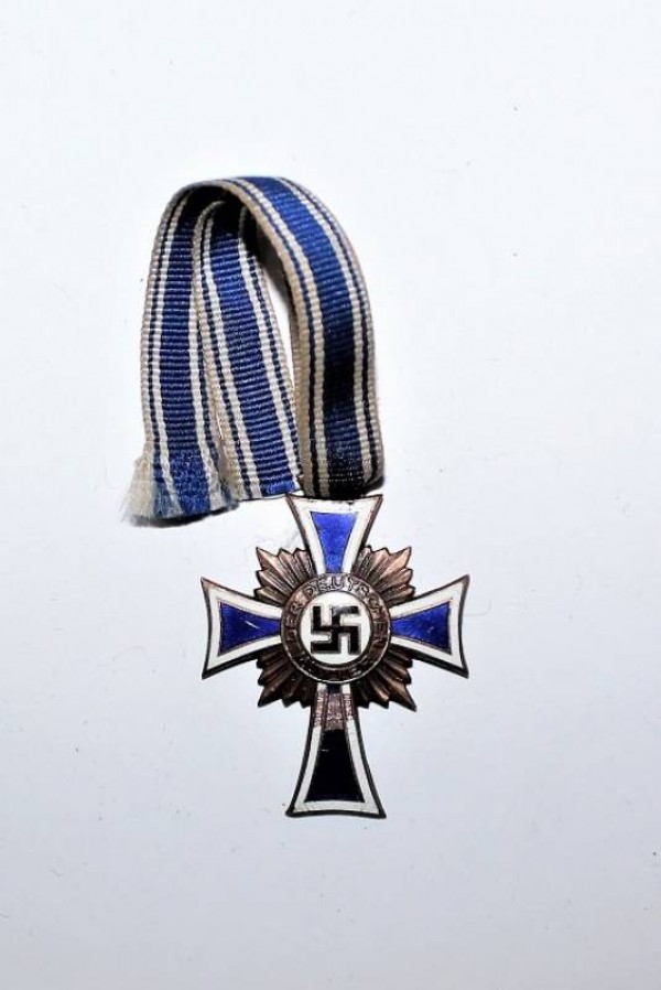 DISTINTIVO MADRI TEDESCHE CLASSE BRONZO