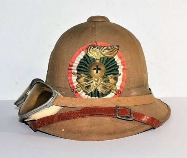ITALIAN COLONIAL HELMET MORE GOGGLES