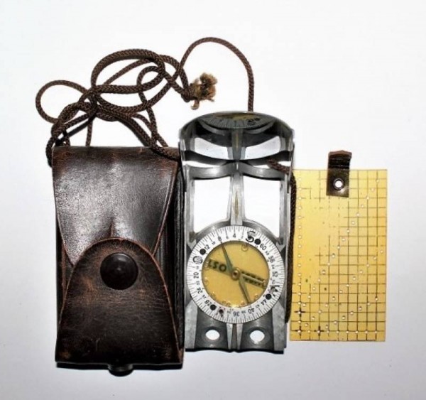 WWII COMPASS  