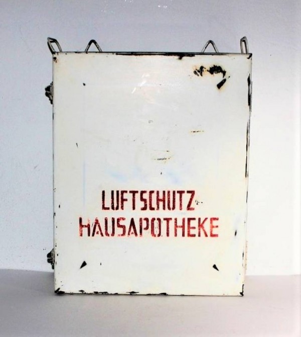 METAL BOX RED CROSS LUFTSCHUTZ