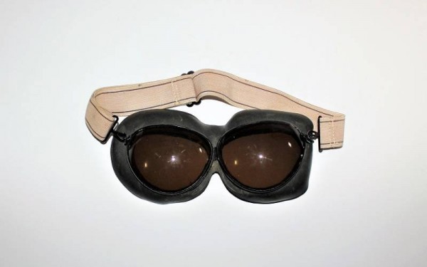 OCCHIALI DA MOTOCICLISTA O PILOTA