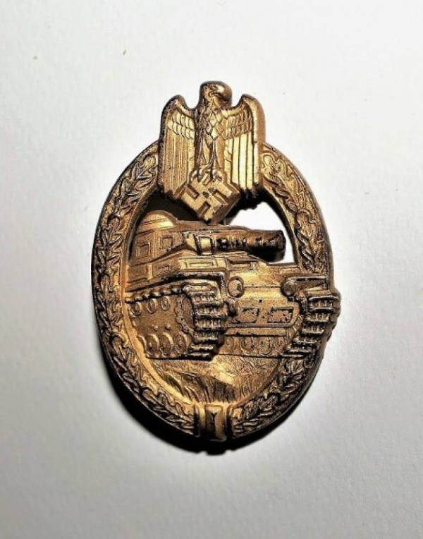 PANZER-WH ASSAULT BADGE GRADE IN GOLD